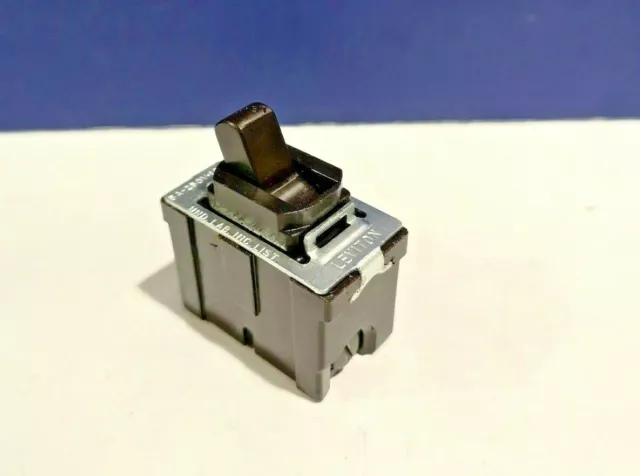 LEVITON BROWN Single Gang DESPARD 3-Way Flush Toggle Switch Fabulous! NEW 1751