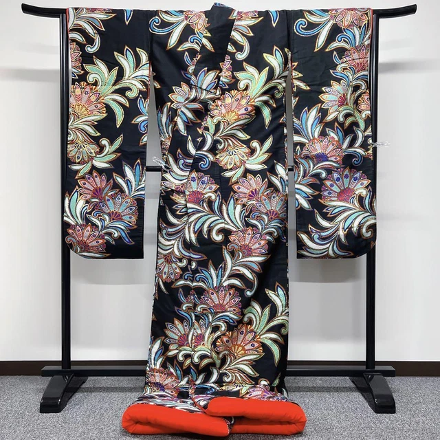 Japanese used Iro uchikake KIMONO Pure Silk bridal dress black flower