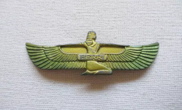 Auto Kfz Kühler Plakette " BERRI "  Emblem Car Badge französisch ?