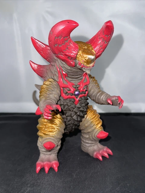 BANDAI Ultraman Ultra Monster DX Belial Fusion Beast Skull Gomora Figure Japan