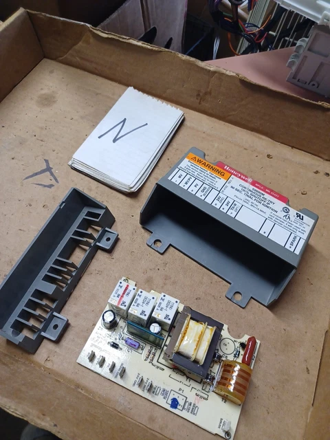 Honeywell S8600M1005 Furnace Ignition Control Module S8600M