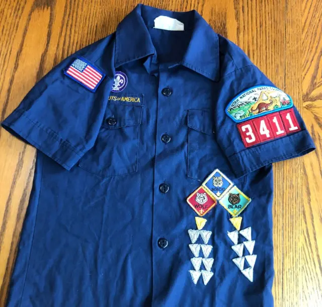 Boy Scouts BSA Official Youth Shirt Size M 10-12 Blue Cub Scout Uniform Patches