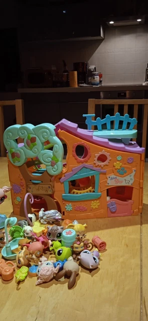 Maison Petshop Avec Figurines En Très Bon État