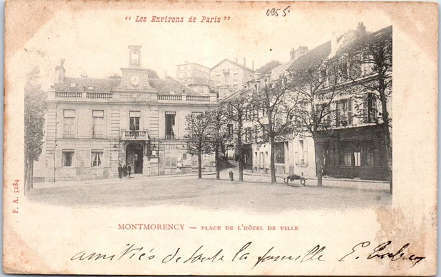 95 MONTMORENCY - place de l'hotel de ville