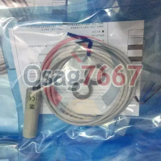 ONE E3F2-DS30B4 photoelectric switch sensor New