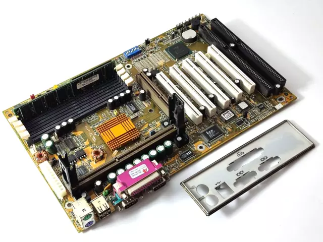 Gigabyte GA-BX2000 rev 1.1 SLOT1 Intel BX440 AGP + 128 Mo de RAM + panneau E/S
