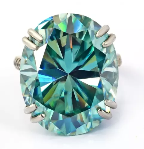 Bague en diamant bleu traité 20 ct belle brillance et lustre certifiée VVS1...