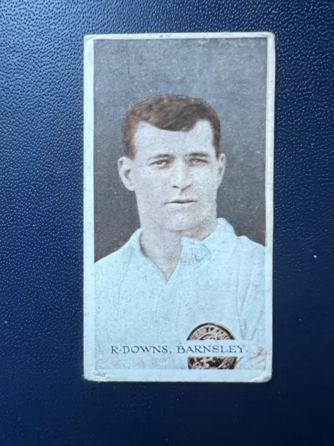 Wills (Scissors) - FAMOUS FOOTBALLERS 1914- #6 - Barnsley -  R. Downs