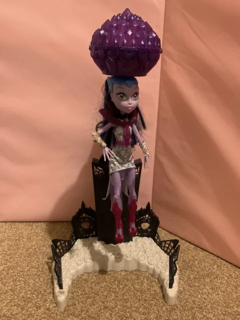 Monster High Doll Floatation Station Boo York Astranova