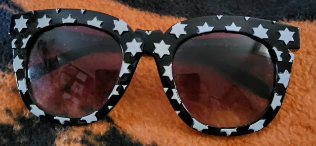 aj morgan Black And White star sunglasses fd1