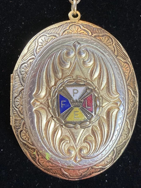 FPLE Large Oval Antique Locket On 18”Chain