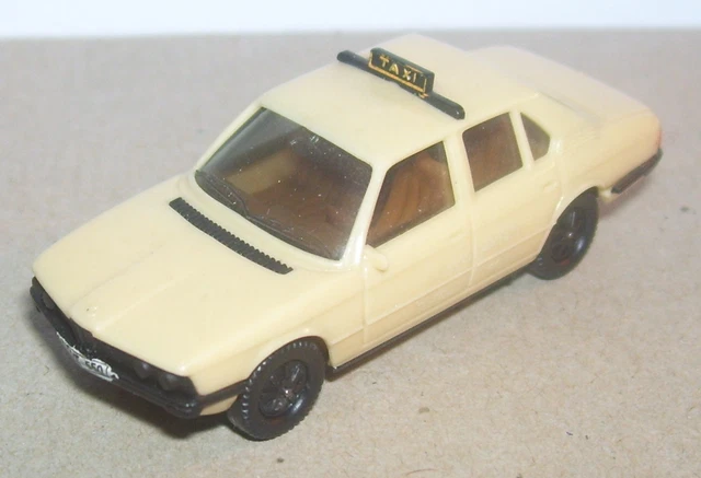 Cadillac CTS Sport Sedan 2011-1: 43 - Objets de collection de Cadillac CTS Sport Sedan 2011-1: 43 - Objets de collection de