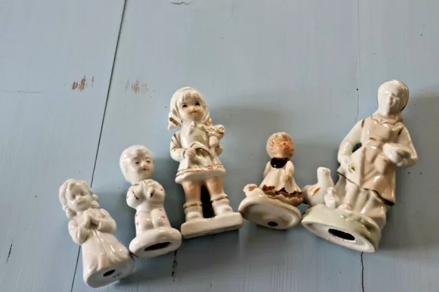 Bibelots en porcelaine  Lot de 5  personnages. décoration vitrine