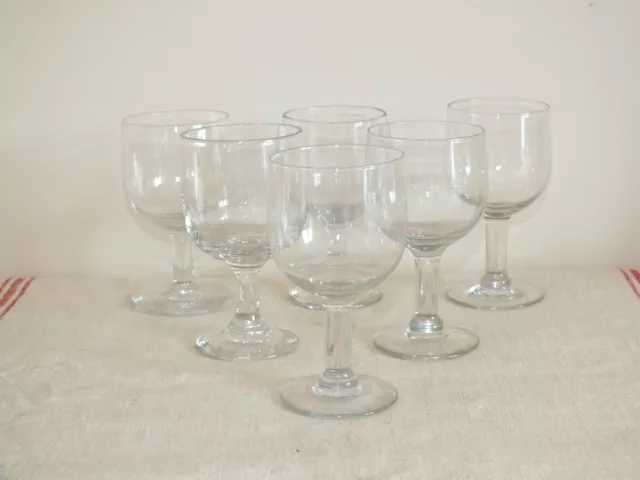 + 6 verres à pied 19è pour le vin  en verre soufflé +