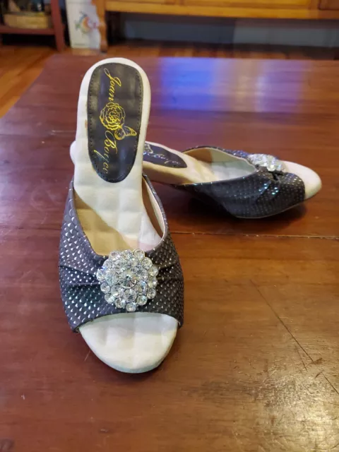 joan boyce slippers  rhinestones.5 M Brown/Sliver kitten heel
