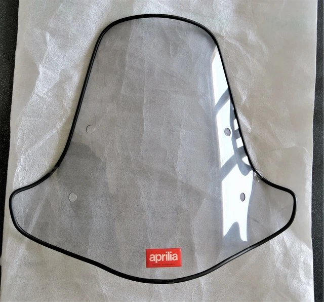 AP8791130 APRILIA SR 50 IE et carburateur de 2001 et + pare brise fumé clair.