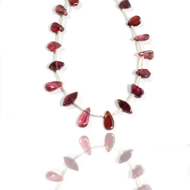 Perles de pierres précieuses plates en forme de poire plate de grenat rouge...