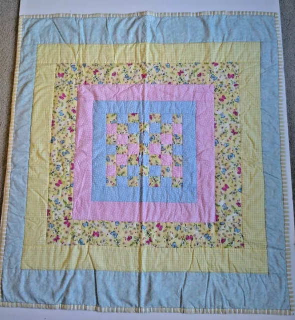 Edredón de mariposa hecho a mano 38x36 bebé con respaldo de franela excelente estado