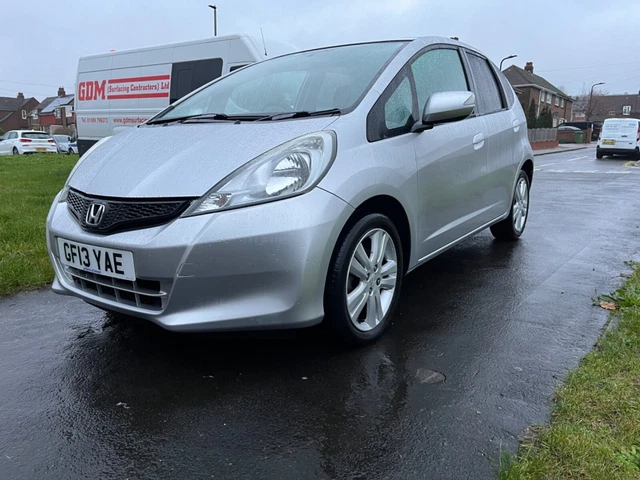 Honda Jazz 1.3 I-Vtec Es Plus 5Dr Cvt Auto