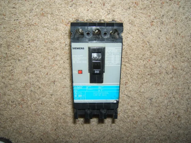 Siemens SENTRON 480V~ Max. 30A 3-Pole Molded Case Circuit Breaker ED43B030