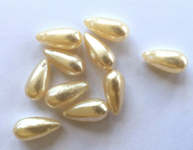 Vintage Beads - 10 Faux Pearl Glass 15 mm Teardrop Beads - Made in Czech