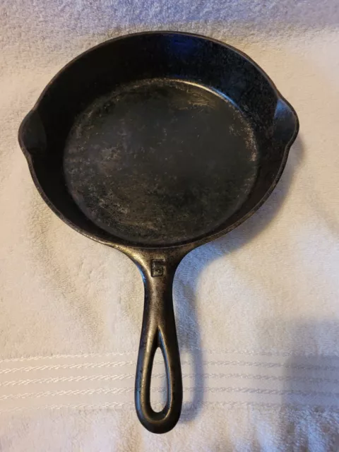 Old Griswold # 6 Large Logo Cast Iron Skillet Frying Pan No. 699J