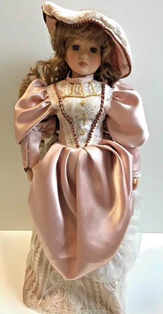 Poupée en porcelaine de luxe First lady - Collection