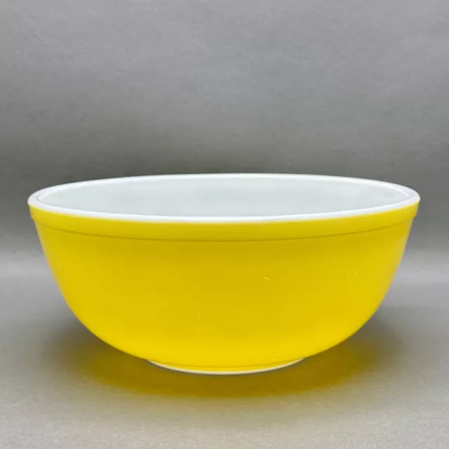Vintage Pyrex Primary Colors #404 4 Quart Yellow Nesting Mixing Bowl c. 1945