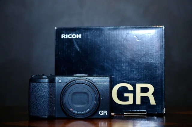 Ricoh GR 16.2MP Digital Compact Camera Black *Near mint in Box* #2500