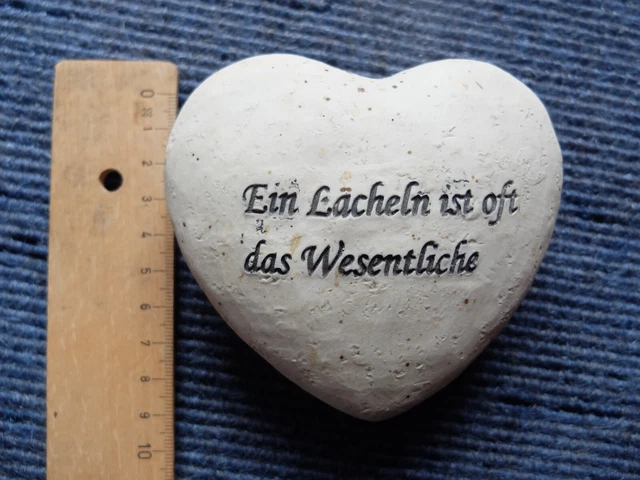 DEKO HERZ Mit Spruch "Ein Lächeln ist oft das wesentliche Grau Hell