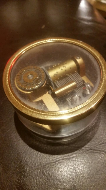 REUGE MUSIC BOX -My Heart Will Go On(Titanic) by J.Horner £50.00