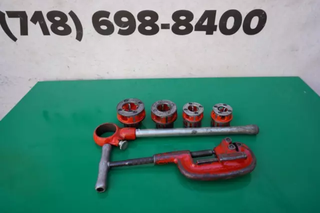 Greenlee 111R 1/2 to 1 1/4 Pipe Threader Set & Pipe Cutter   Works Fine