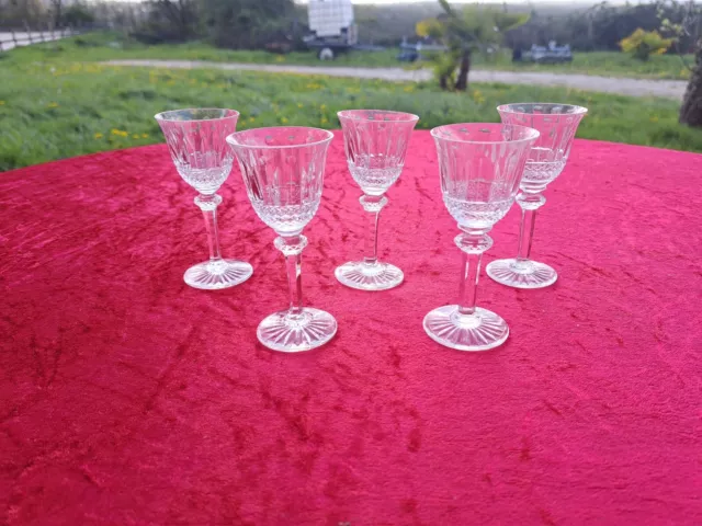 Belle Serie De 5 Verres A Liqueur En Cristal De Saint Louis Modele Tommy