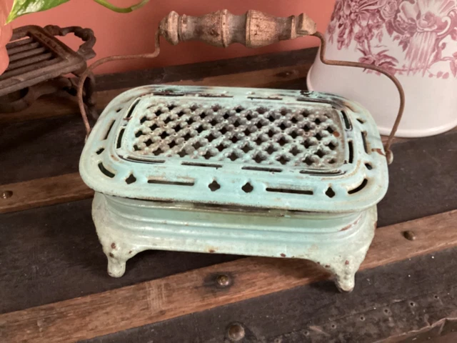 Ancienne chaufferette en métal et en bois (braises) / Décoration vintage / Origine France / Original et Authentique - France