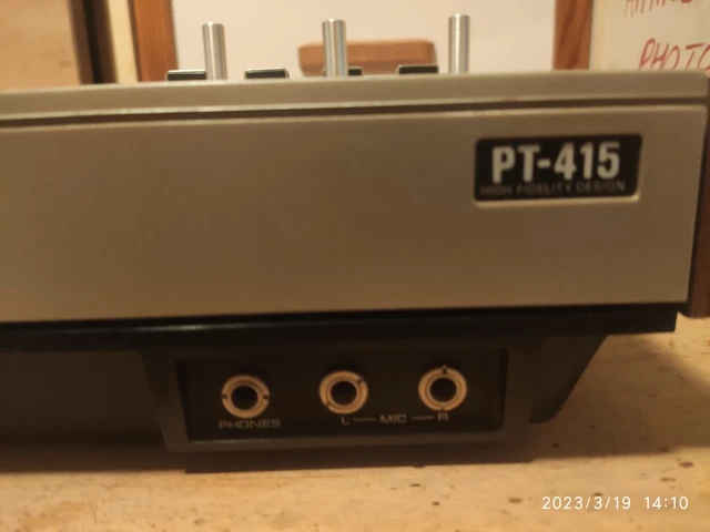Magnétophone à cassette TOSHIBA PT 145 2