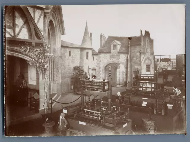 France, Paris, Musée Rétrospective, Salle II. Vue d&#039;ensemble  Vintage citra