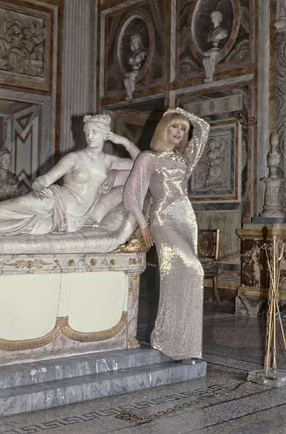 Italian TV presenter, actress, singer Raffaella Carra 1981 OLD PHOTO 3