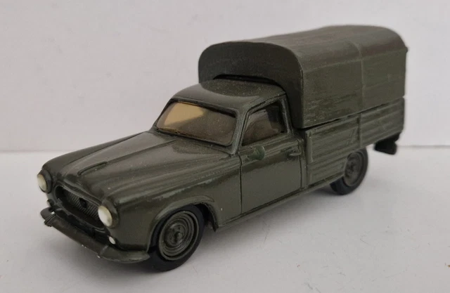 SOLIDO, voiture militaire peugeot 403 ambulance , verem