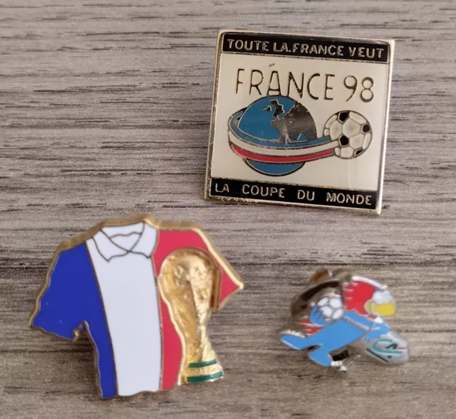 Lot de 3 Pin's Coupe du Monde 98 Football