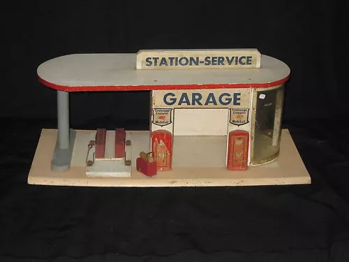 P833 Garage Station-Service Majolu Bois