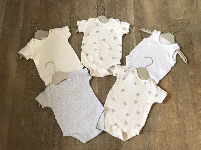0-3 Month Gender Neutral / Unisex / Boy / Girl Clothes Bundle Great Condition. 3