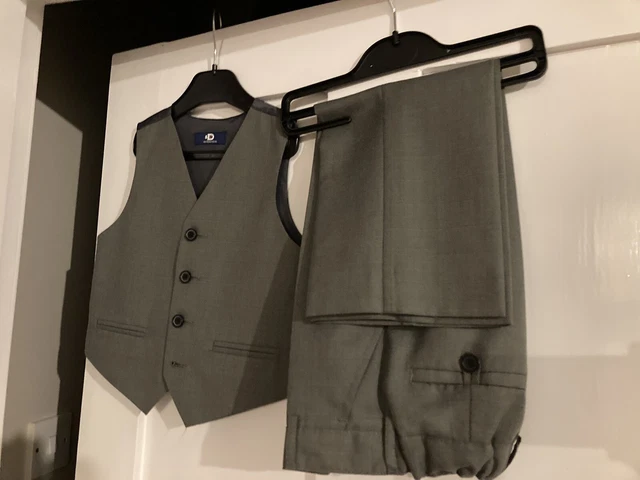 Boys Suit Age 5 Grey With Waistcoat