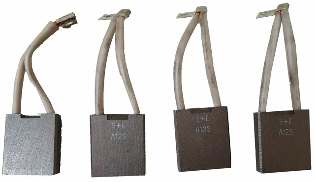 Linde set spazzole di carbone - 4 pz. - N. 0009718143 - Tipo T, L, N Serie 362, 379 Linde set spazzole di carbone - 4 pz. - N. 0009718143 - Tipo T, L, N Serie 362, 379