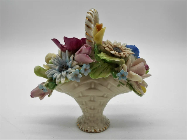 Panier Au Bouquet De Fleurs En Porcelaine Allemande Signée