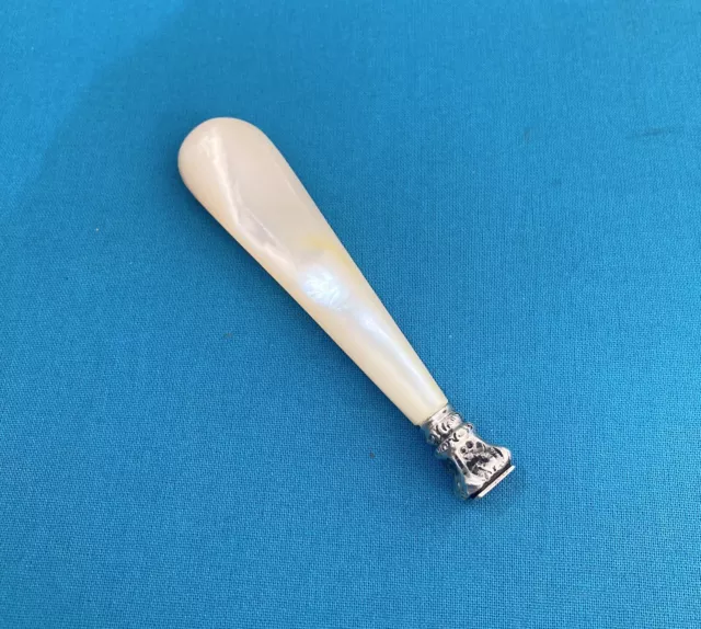 Ancien sceau en ARGENT MASSIF & NACRE cachet de cire tampon bureau collection