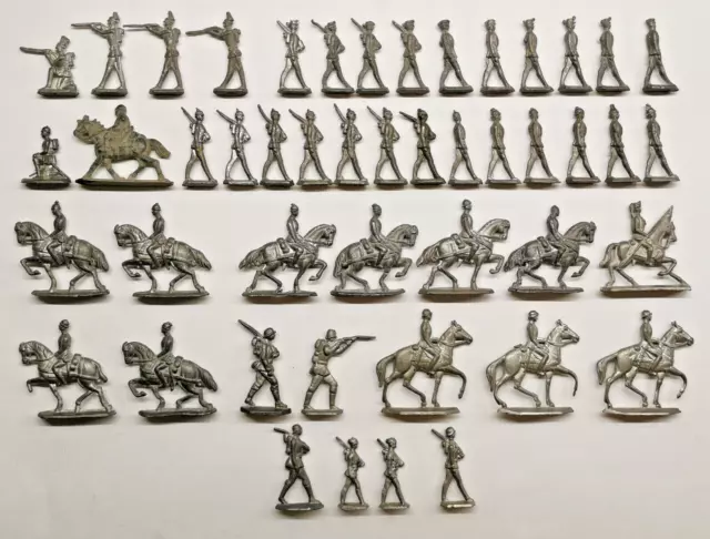 Konvolut antike Zinnfiguren / Bleifiguren Reichswehr, Zugpferde, Landser, 1,3 Kg