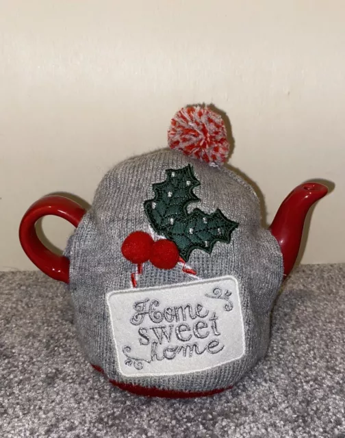 HAND KNITTED CHRISTMAS HOLLY TEA COSY FOR A  SMALL 1-2 cup TEAPOT NWOT 4” Tall