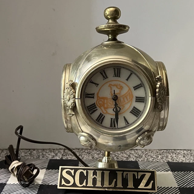 Vintage Schlitz Brewing Co Register Light Clock 1972. Light Works Clock Works