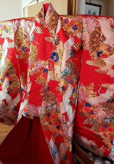 Japanese Kimono Uchikake Luxurious Wedding Embroidery Crane Flower Red K354
