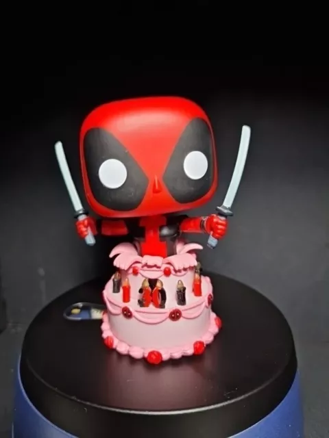 Deadpool 30th Anniversary Deadpool in Cake Funko Pop! Vinyl Figure #776